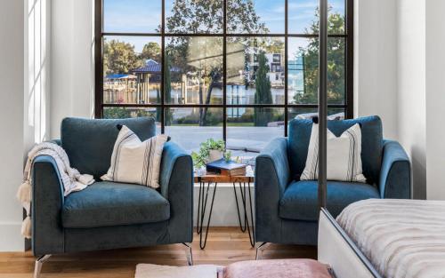 Three Hundred by Oversee 30A Three Hundred by Oversee 30A