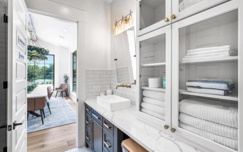 Three Hundred by Oversee 30A Three Hundred by Oversee 30A