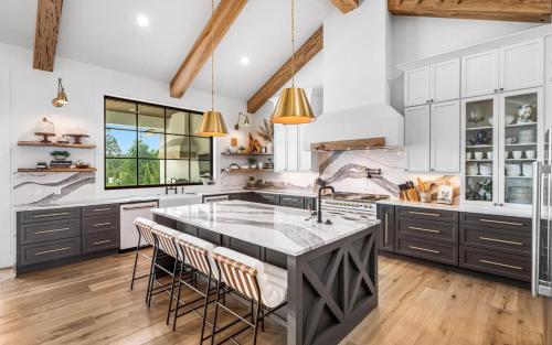 Three Hundred by Oversee 30A Three Hundred by Oversee 30A