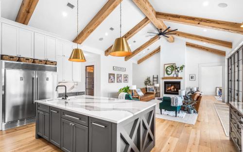 Three Hundred by Oversee 30A Three Hundred by Oversee 30A