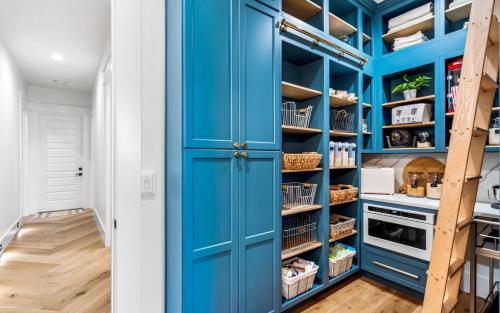 Three Hundred by Oversee 30A Three Hundred by Oversee 30A