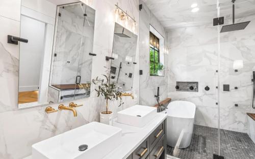 Three Hundred by Oversee 30A Three Hundred by Oversee 30A