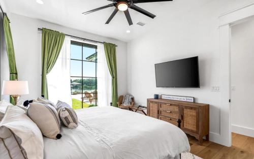 Three Hundred by Oversee 30A Three Hundred by Oversee 30A