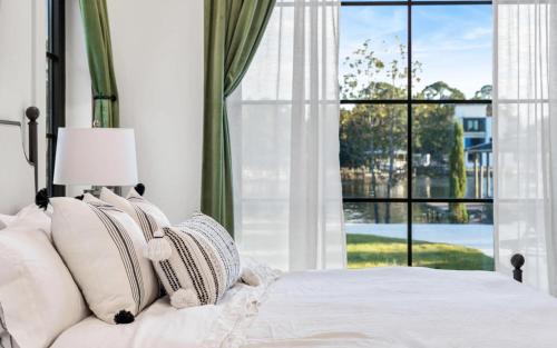 Three Hundred by Oversee 30A Three Hundred by Oversee 30A