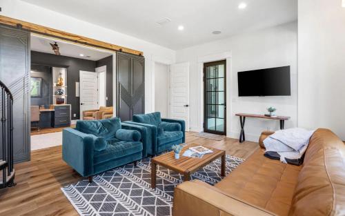 Three Hundred by Oversee 30A Three Hundred by Oversee 30A