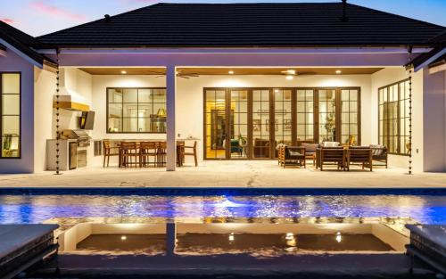 Three Hundred by Oversee 30A Three Hundred by Oversee 30A