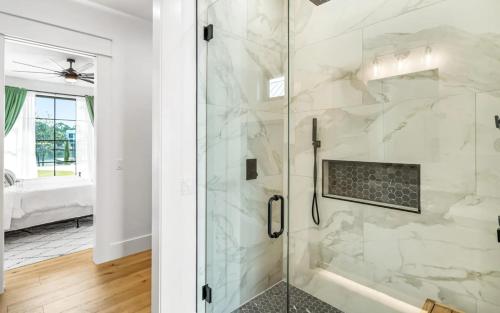 Three Hundred by Oversee 30A Three Hundred by Oversee 30A