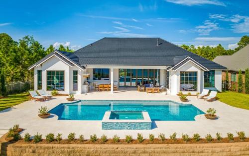 Three Hundred by Oversee 30A Three Hundred by Oversee 30A