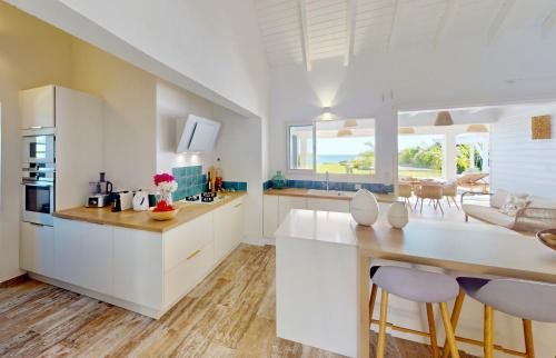 kök, SUNSEEKER SXM - Luxury Guest House 4 stars - Amazing Sea View Pinel - Tintamarre in Saint Martin