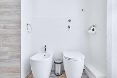 One-Bedroom Apartment with Terrace image 7