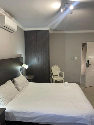 Signature Hotel - image 4
