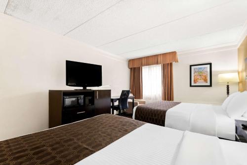 Best Western Riverside Inn - image 6