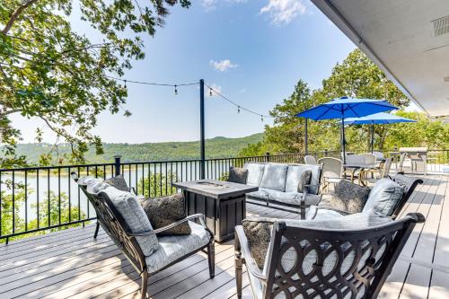 Table Rock Lake Hideaway with Deck Bring Your Boat! in Golden, USA