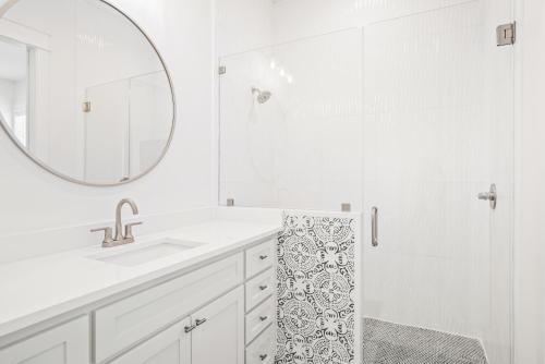 The Salty Seahorse 105 WI