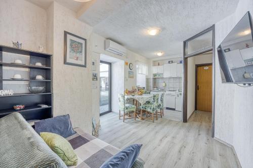 One-Bedroom Apartment with Balcony