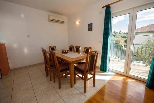 Two-Bedroom Apartment with Terrace and Sea View image 4
