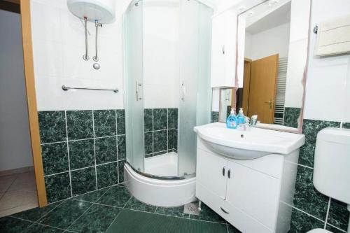 Two-Bedroom Apartment with Terrace and Sea View image 10