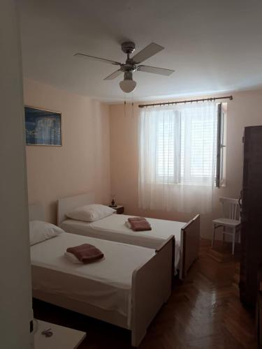 Rooms with WiFi Lastovo - 14990 - image 5