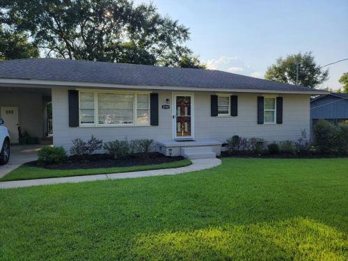 Houndstooth Hideaway 3BR 2BA Home 3mi to UA Campus