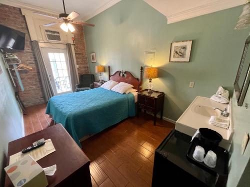 Queen Room with Balcony room in Hotel Villa Convento