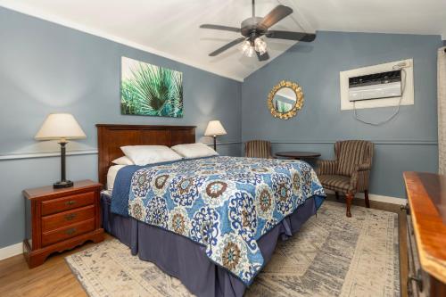 Queen Room with Courtyard View room in Hotel Villa Convento