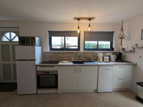 Gîte avec piscine chauffée, jardin clos et WiFi à Baignes - FR-1-653-264 (Gite avec piscine chauffee, jardin clos et WiFi a Baignes - FR-1-653-264) in Baignes-Sainte-Radegonde