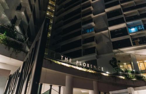 Rayrs Retreat 1BR with Balcony in Florence McKinley BGC, Binangonan