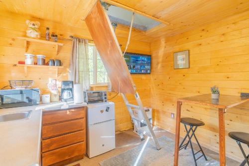The Skarland Trail Cabin in College (AK)
