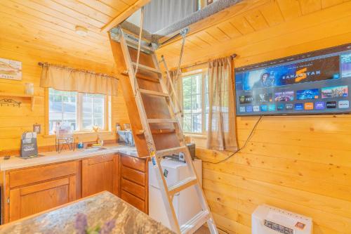 The Skarland Trail Cabin in College (AK)