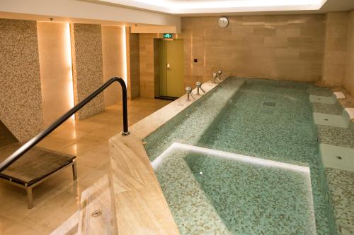 Hot tub, Zhuhai Marriott Hotel in Zhuhai