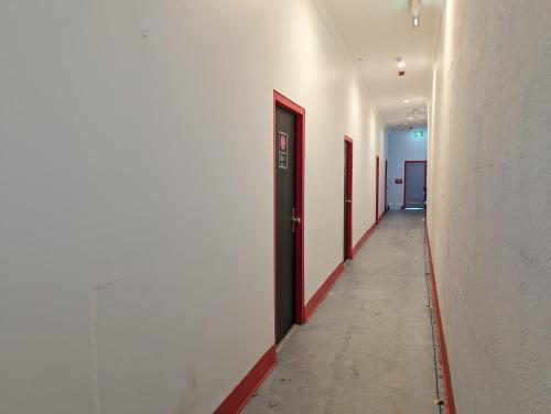 EBS Sydney Hostel - image 13