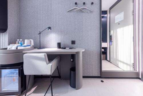 Atour Light Hotel Nanjing Xinjiekou Presidential Palace near Jiming Temple