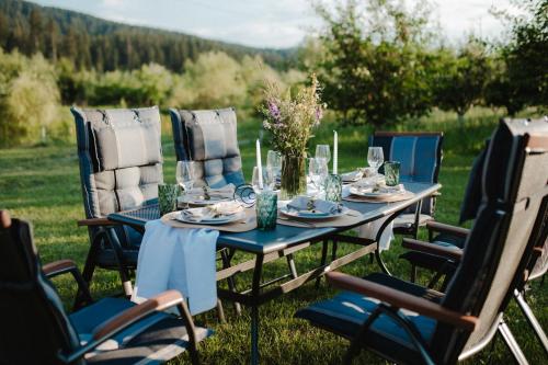 A környék, Moonlake Chalet in Slatina