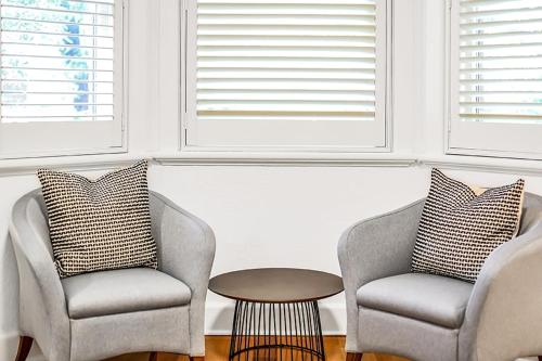 Large 3 Bed Art Deco Apartment in Camberwell in 坎伯威爾