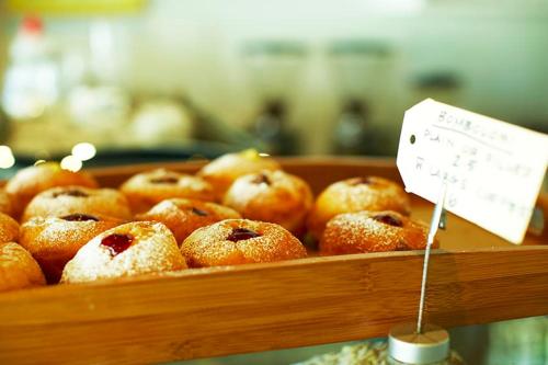 Large 3 Bed Art Deco Apartment in Camberwell