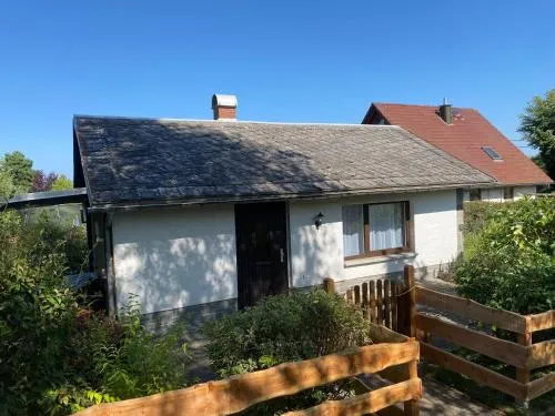 Ruhiger und renovierter Bungalow mit großem hundefreundlichem Garten zur Alleinnutzung in Remtengrün, Deutschland