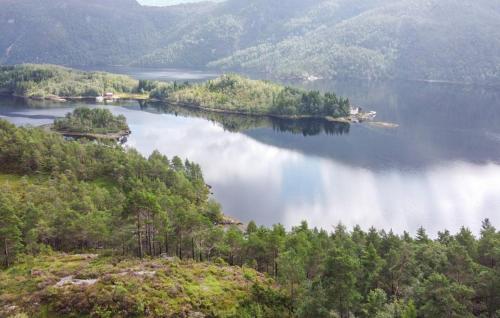 3 Bedroom Nice Home In Florø 3 Bedroom Nice Home In Florø