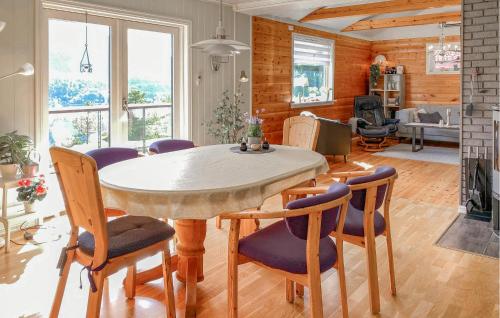 3 Bedroom Nice Home In Florø 3 Bedroom Nice Home In Florø