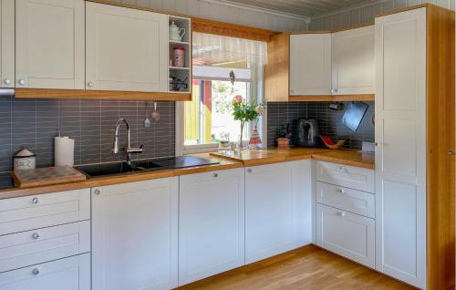 3 Bedroom Nice Home In Florø 3 Bedroom Nice Home In Florø