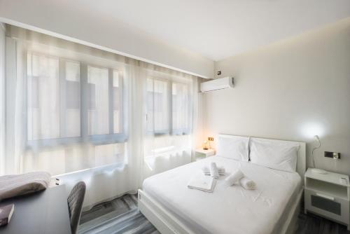 Athenian Dream Suite, Atenas