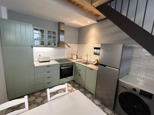 Stylish and Modern Loft in Madrid Centre - image 14