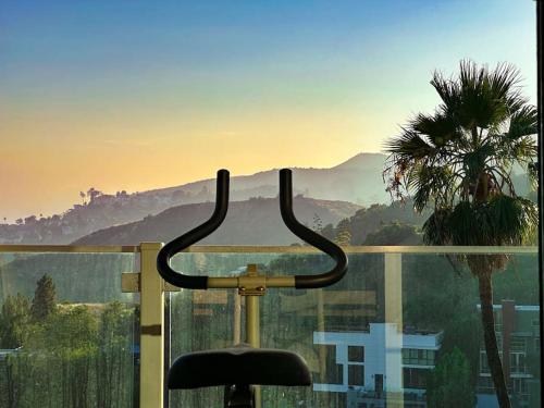 Stunning Views Hollywood Hills Lux Living in Los Angeles, USA