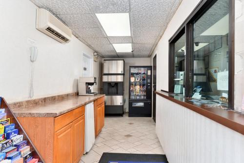 Americas Best Value Inn - Port Jefferson Station - Long Island - main image