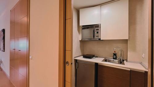 Kitchen, Hotel-Apartamentos Tartesos in Las Rozas