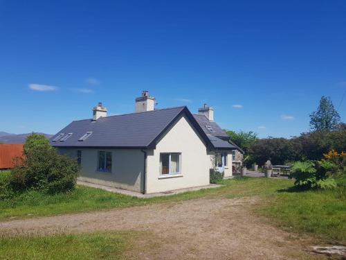 Canfee Cottage in Tuosist