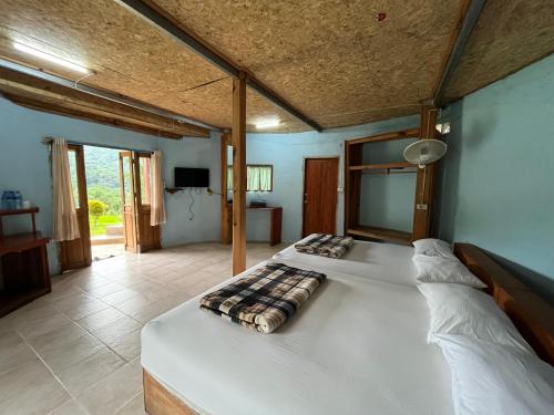 บ้านพักแบบสามห้องนอน (Three-Bedroom House)