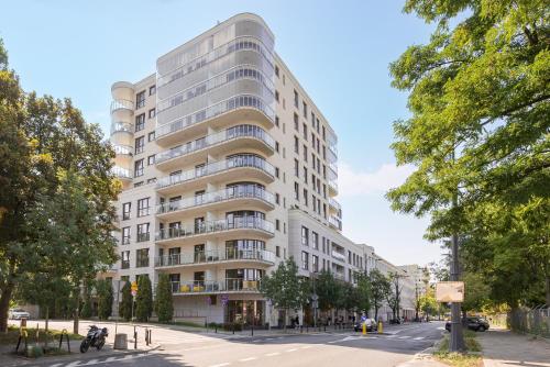 Luxury 2-bedroom Penthouse Warsaw Skyline 15m terrace, garage, gym, rooftop & only 500 m to METRO, Warsaw