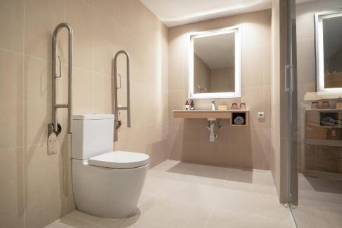 room detail thumbnail 2