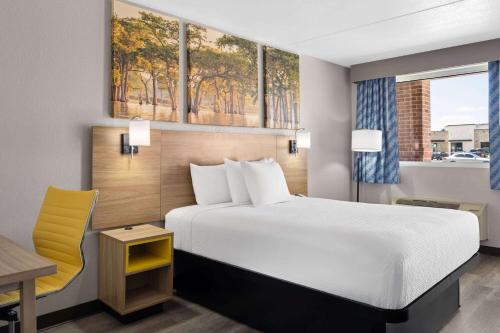 Days Inn by Wyndham Conway - image 5