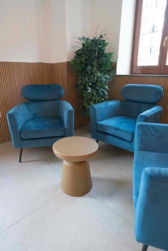 Petit Hotel - image 6